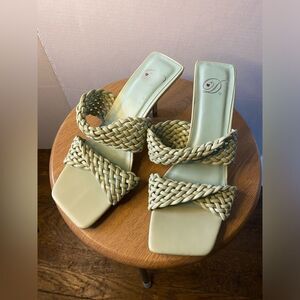 Minty Green Double Braided Strap Kitten Heels Womens Size 6